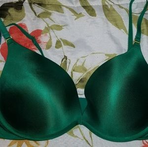 38C Victoria's Secret Miracle Bra